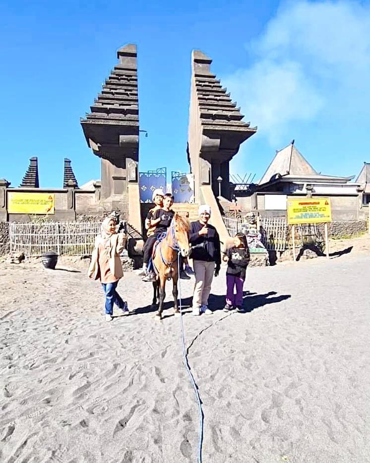 Aaa, Fan Family, Aesthetic Bromo, Managed By Triple A Tour, Additional Bromo Jeep Tour Sunrise And Airport Shuttle Ngadisari Extérieur photo